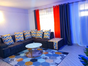 Vee's 2br Apartment, NAKA, Lakeviews